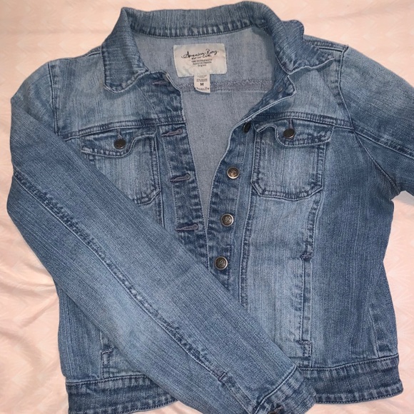 Cropped Jean Jacket - Picture 3 of 4